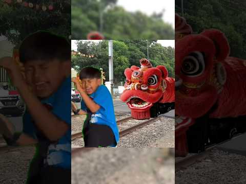 Farel takut barongsai