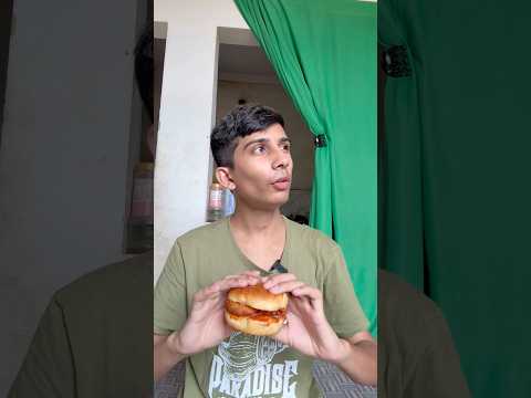 Burger per bawaal 🍔😂 #shortvideo #funny #funwithprasad FUNwithPRASAD fun with prasad