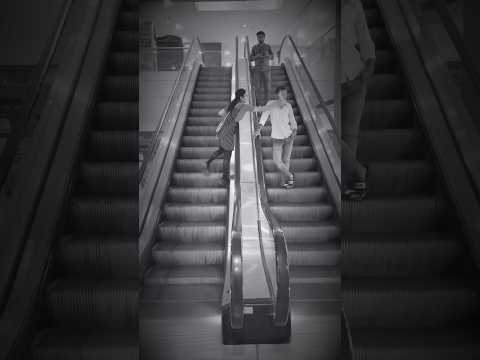 Prank Ke Chakkar Mein Ye Kya Ho Gya😱😭||  #shorts #prank  #random #funny #escalator #reaction #yt