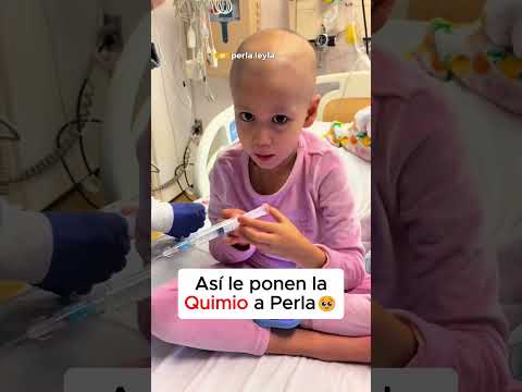 Así le ponen la QUIMIO a PERLA (día 8) #cancerinfantil