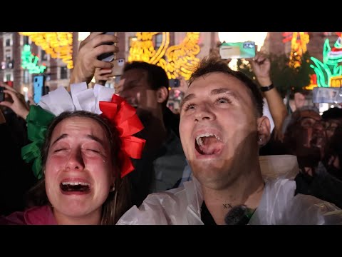 🇪🇸 ALDARA Y ALEX VIVEN  el GRITO de INDEPENDENCIA de MÉXICO en el ZÓCALO 🇲🇽😭 **acaban llorando**