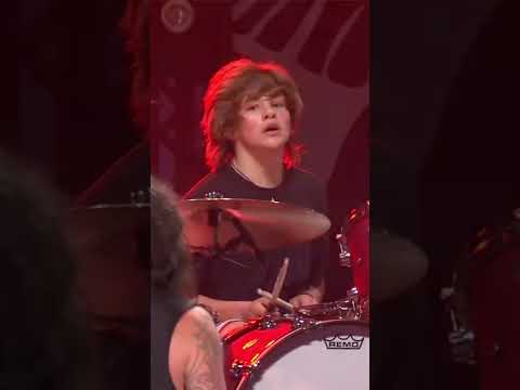 Shane Hawkins y los Foo Fighters en el Concierto Tributo a Taylor Hawkins #shorts