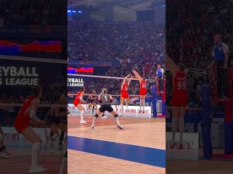 Ebrar Karakurt’tan Harika Blok | Filenin Sultanları Voleybol