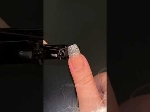 Say goodbye to chips and harsh chemicals! Gellae gel nail stickers give you salon-quality nails at