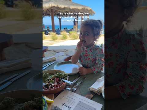 She represents Americans when they go to Mexico 😂 #foodie #mexicanfood #bestfood #tacos