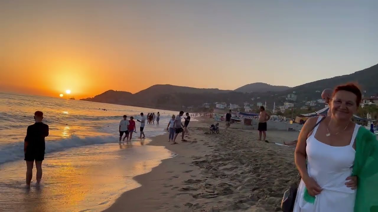 🇹🇷 Alanya Kleopatra Beach: A Beach Lover’s Dream [❌4K Ultra HD]