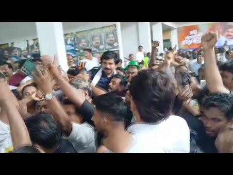 മണ്ഡലം തിരിച്ച് പിടിച്ച് UDF ; ആര്യാടൻ ഷൗക്കത്തിന് മിന്നും വിജയം