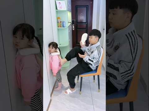 Bather and sister #cutebaby #babyprank #comedyvideo #cute #shorts #shortvideo #shortsfeed #trending