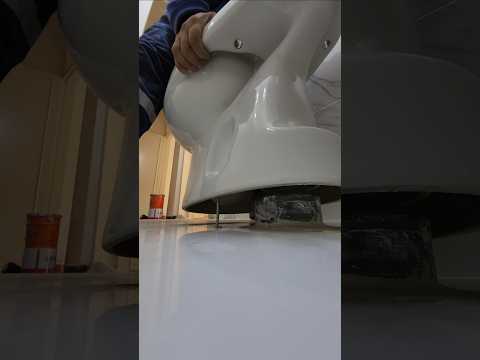 تثبيت قاعدة مقعد المرحاض