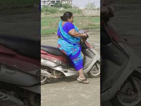 2nd day schooty driving/schooty🛵🛵🛵🚦#youtubeshort #ytshorts