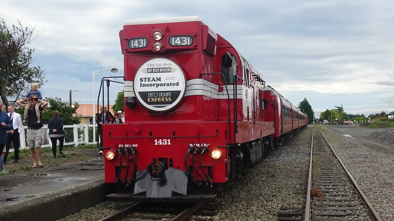 Deco Delights Express - Driver and passenger views - Woodville to Napier (New Zealand)