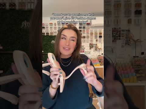 The talk of any wedding: heels to turn to flats 💃 #womensshoes #weddinggueststyle #fashionaccessory