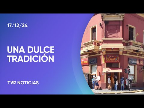 Largas filas por el pan dulce de Plaza Mayor