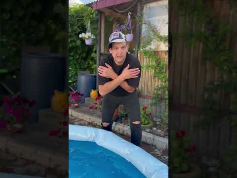 Kids want to go to the pool 😁✅ #funnyshorts #rianaru