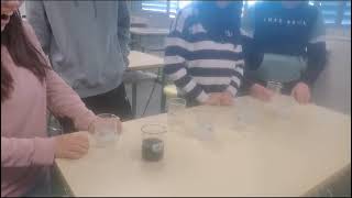 Reacción del reloj de yodo con alumnos de 4° de ESO.
