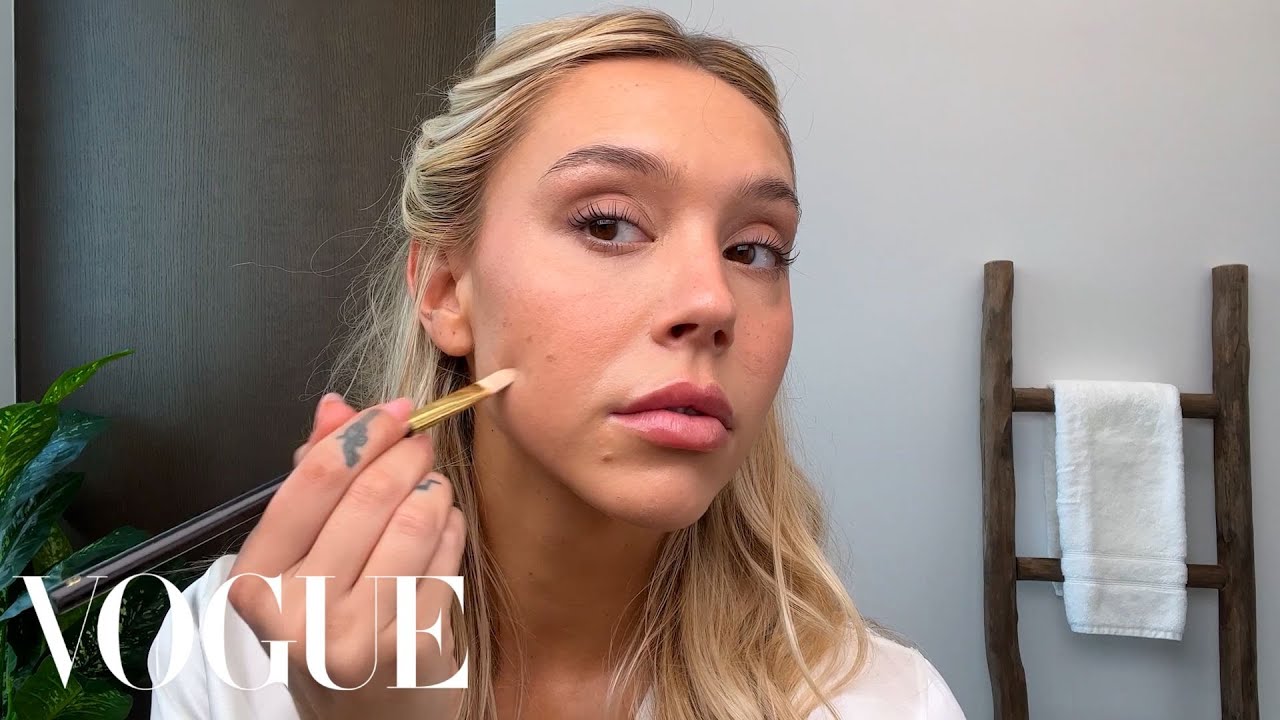 Alexis Ren’s Guide to Face-Lifting Romantic Makeup | Beauty Secrets