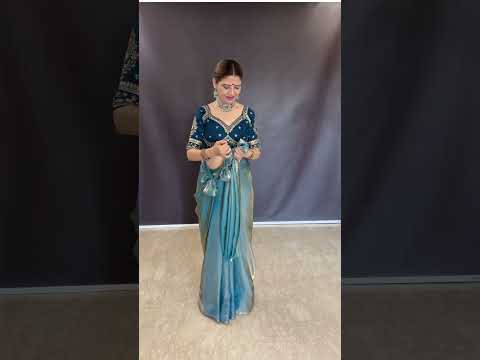 Which look did you like more ? Saree is from @pallunia.in
