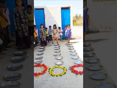 #Kaun#pahle#thali#arrange#karti#hai#thali arrange game#ytshortsvideo #ytviral