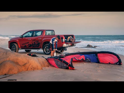 Ngân 98 há hốc mồm xem Lương Bằng Quang bay lượn cùng Mitsubishi TRITON