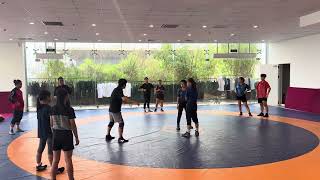 Tập luyện đấu vật cùng chuyên gia Hàn Quốc