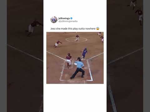 WOW this play is insane 🫢👀 #youtubeshorts #sports #softball #softballplayer