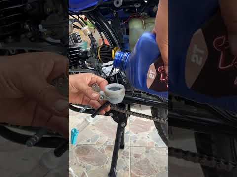 Tip para que la cadena de una moto siempre esté lubricada #motos