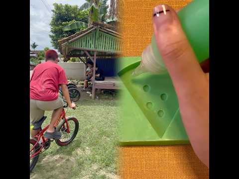 Kalian kalo main sepeda pas ujan pake spakbor juga ga si, biar ga kotor bajunya #shorts #lucu 1