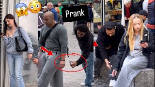 Je coupe sa cigarette elle appelle la police 👮🇫🇷😳