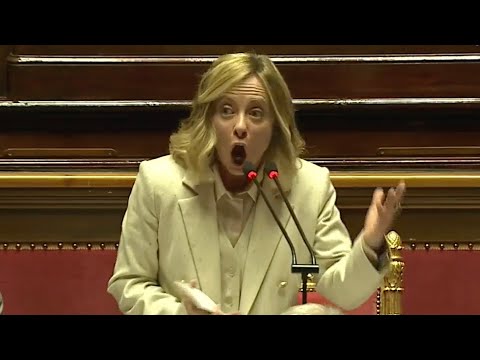 SCHIAMAZZI E URLA DURANTE LE PAROLE DI GIORGIA MELONI SU CAIVANO IN SENATO