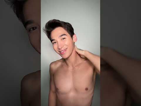 Plastique Christmas Present female to male Transformation