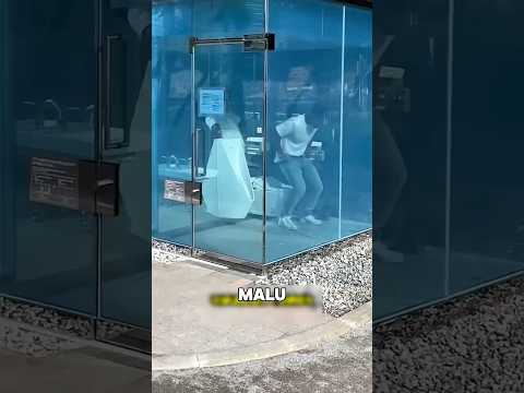 Toilet Transparan di Jepang, Berani Coba? 😳