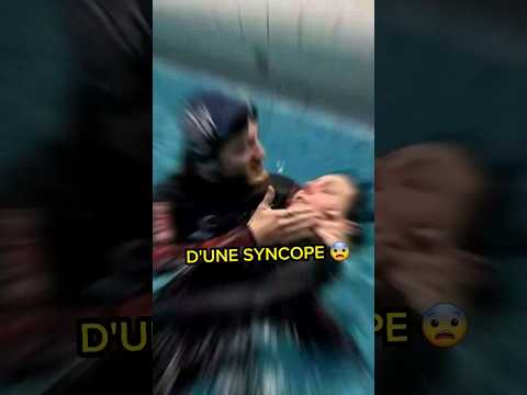 JE SAUVE UN APNÉISTE D'UNE SYNCOPE #apnea #freediving #freediver #pool #problem #sports #learning