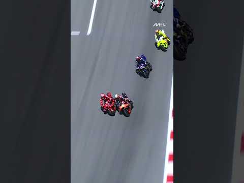 ¡QUÉ LOCURA DE BATALLA ENTRE MARC MÁRQUEZ, QUARTARARO Y PEDRO ACOSTA! 😱😱😱😱 #CatalanGP 🇪🇸 #MotoGP 🏁