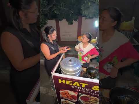 10 rs के मोमोस दे दो लास्ट वाला फ्राई करो