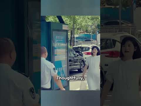 Bus Driver Helps Pregnant Woman Board with Care ❤️