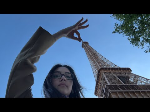 Paris’te tek başına