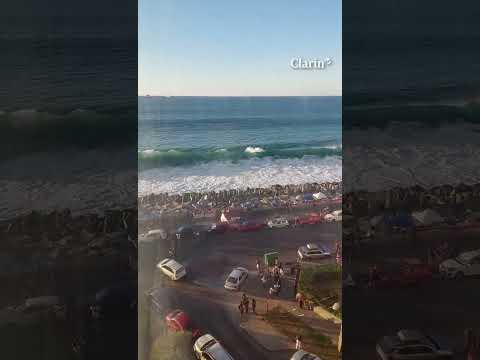 Marejada en Viña del Mar sorprende a decenas de personas en la costa