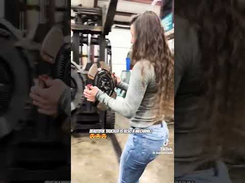Prettiest Mechanic Women Fixing a Transmission! ?