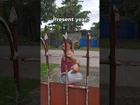 Past vs. Present year - when they carol during Christmas #shorts