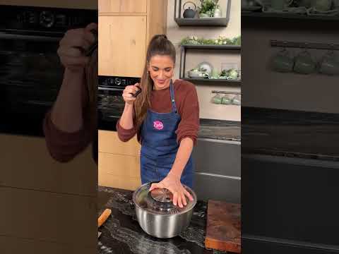 One Pot Ofengericht mit Kartoffeln, grünem Gemüse und Käsesoße