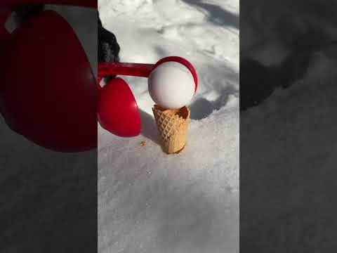 अंकल ने बर्फ से आइस्क्रीम बना दिया 😲🍦#shorts #ice #trendingshorts #shortsfeed