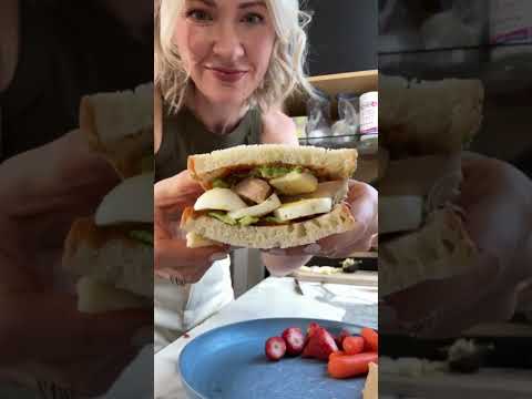 A Realistic What I Eat in a Day as a Dietitian