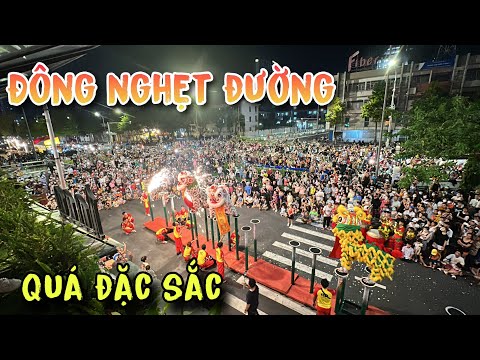 Mùa Trung Thu Người Dân Đà Nẵng Đứng Nghẹt Đường Coi Múa Lân | Tài Bảo Đường - Vân Long Đường