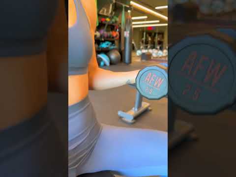 Vaya preguntas 😅 🏋🏼‍♀️ #uriymeri #humor #gym #risasmil