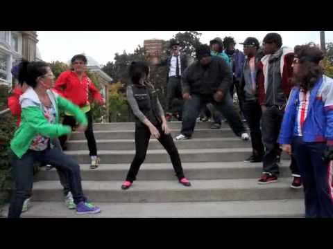 The Jonas Brothers Make Funny & Bounce!