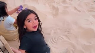 Los feria  Isabella y Salomé se entierran con arena 🥰😅😍