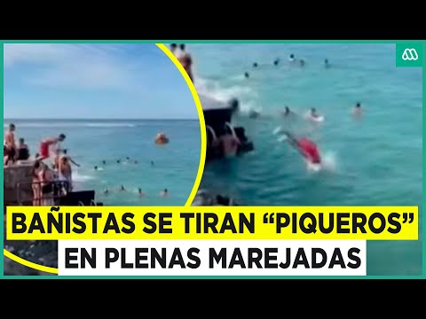 Bañistas imprudentes se lanzan "piqueros" en plena alerta de marejadas