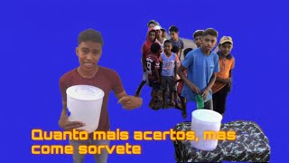 Se acertar a garrafa, come sorvete