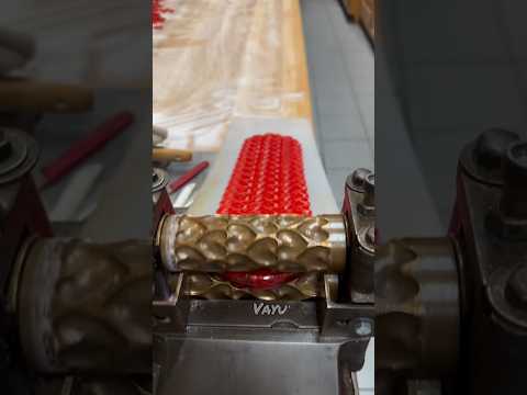 200 साल पुरानी Toffee Maker Machine से कैसे बनती है Toffee!" 🤯