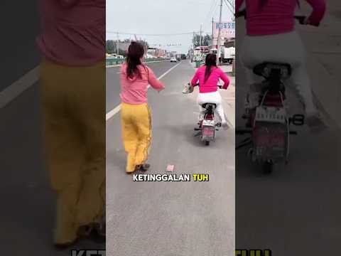 cewek sepeda listrik yang ke tinggalan uang 💸 #shortvideo #funny
